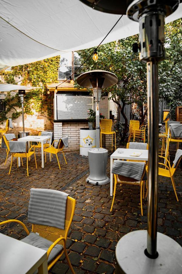 Street Food Possonium Apartments Братислава Екстер'єр фото