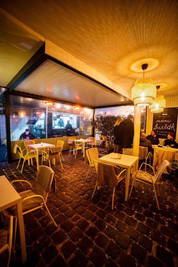 Street Food Possonium Apartments Братислава Екстер'єр фото
